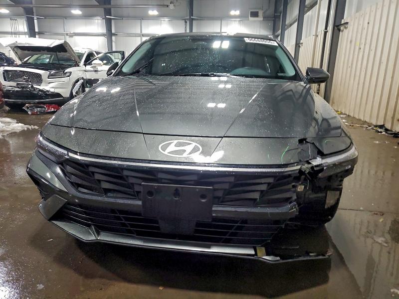 Фото 5 - HYUNDAI ELANTRA