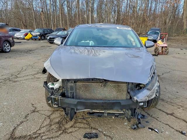 Фото 5 - HYUNDAI ELANTRA