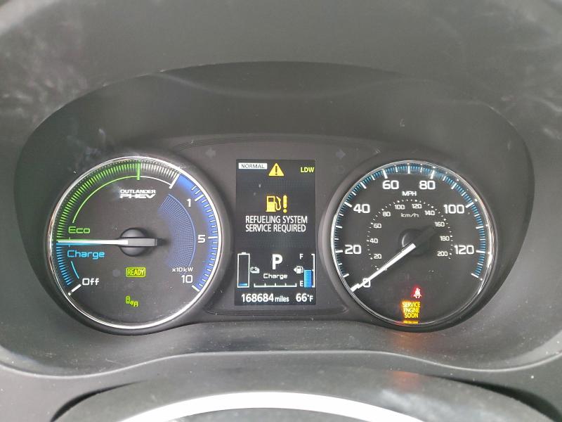 Фото 9 - MITSUBISHI OUTLANDER