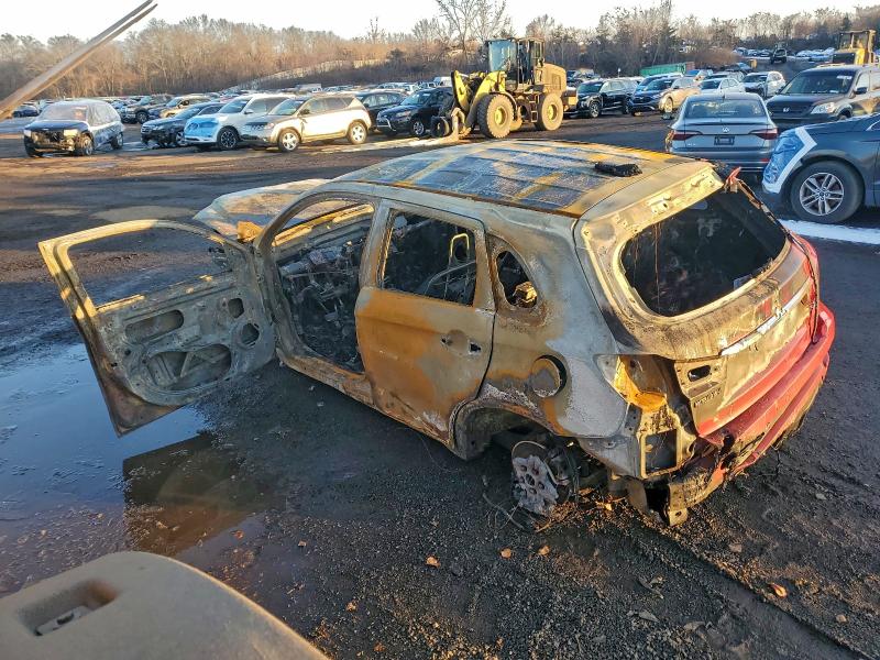 Фото 2 - MITSUBISHI OUTLANDER