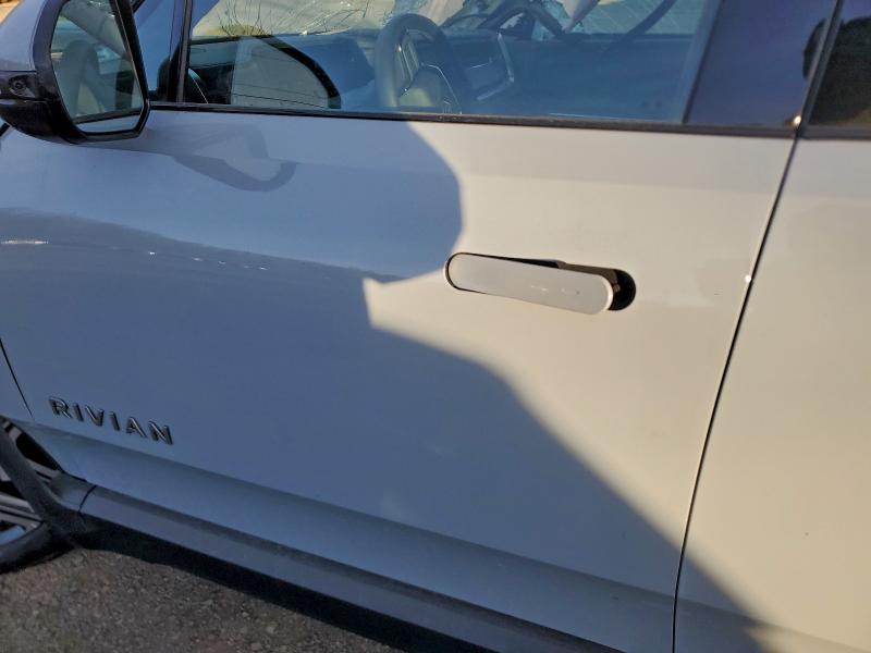 RIVIAN RIS 2025 VIN 7PDSGBBA3SN066045