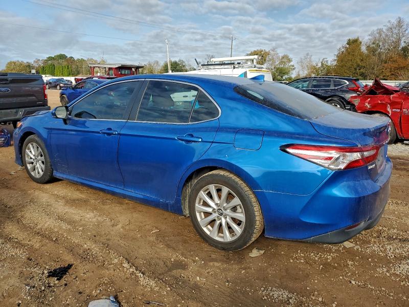 Фото 2 - TOYOTA CAMRY