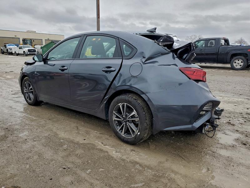 Фото 2 - KIA FORTE