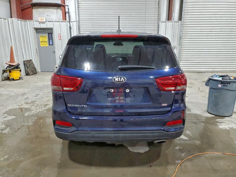 Фото 6 - KIA SORENTO