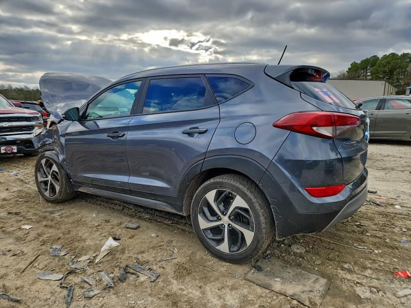 Фото 2 - HYUNDAI TUCSON