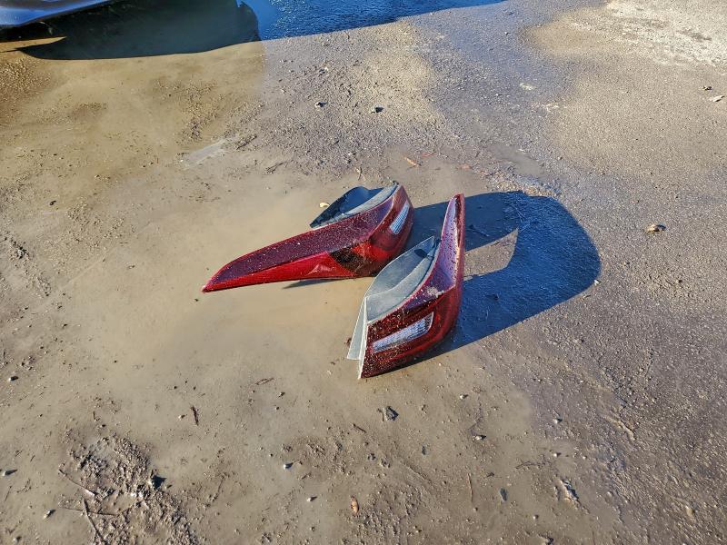 Фото 12 - HYUNDAI ELANTRA