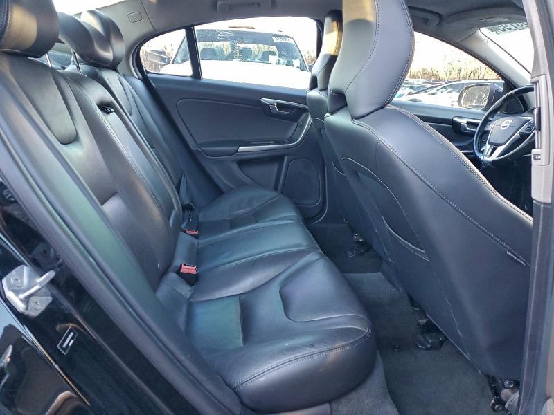 Фото 10 - VOLVO S60