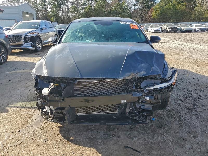 Фото 5 - HYUNDAI ELANTRA