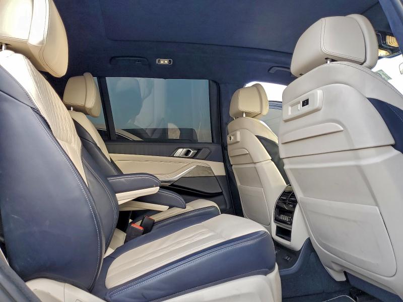 Фото 11 - BMW X7