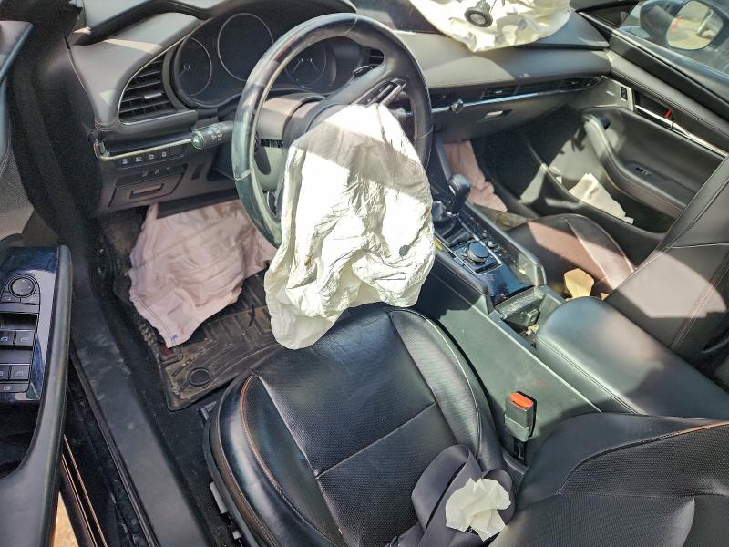 Фото 8 - MAZDA 3