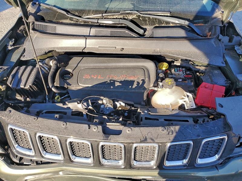 Фото 12 - JEEP COMPASS