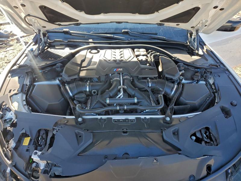 Фото 11 - BMW M8