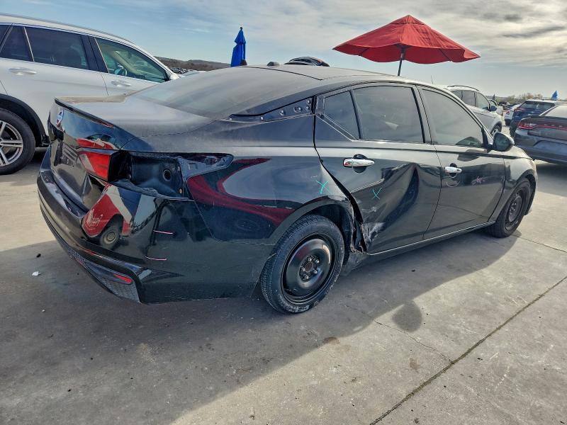 Фото 3 - NISSAN ALTIMA