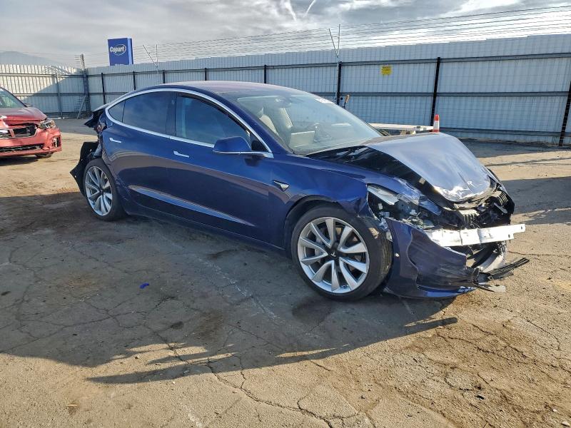 Фото 4 - TESLA MODEL 3