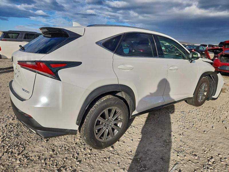 Фото 3 - LEXUS NX