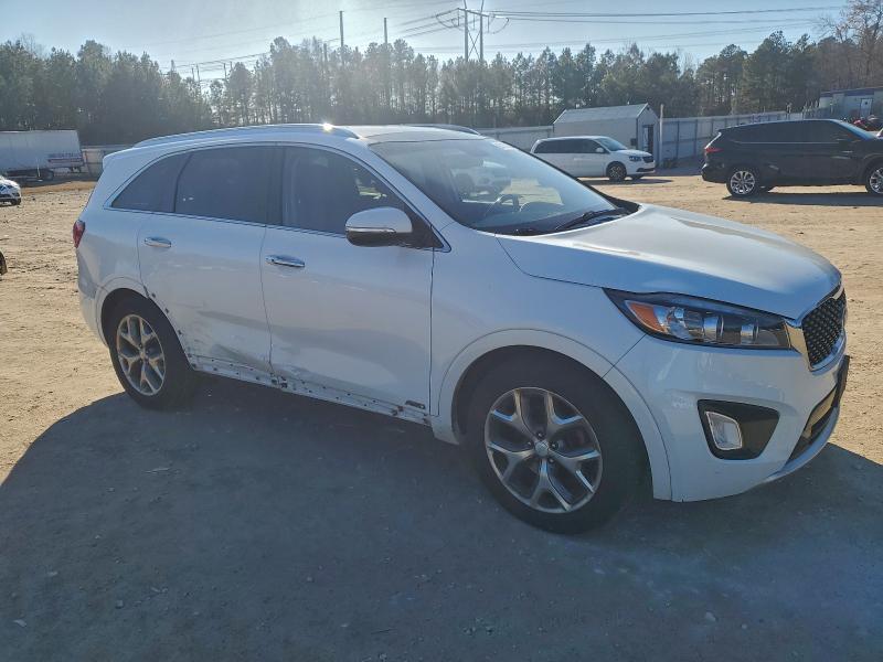 Фото 4 - KIA SORENTO