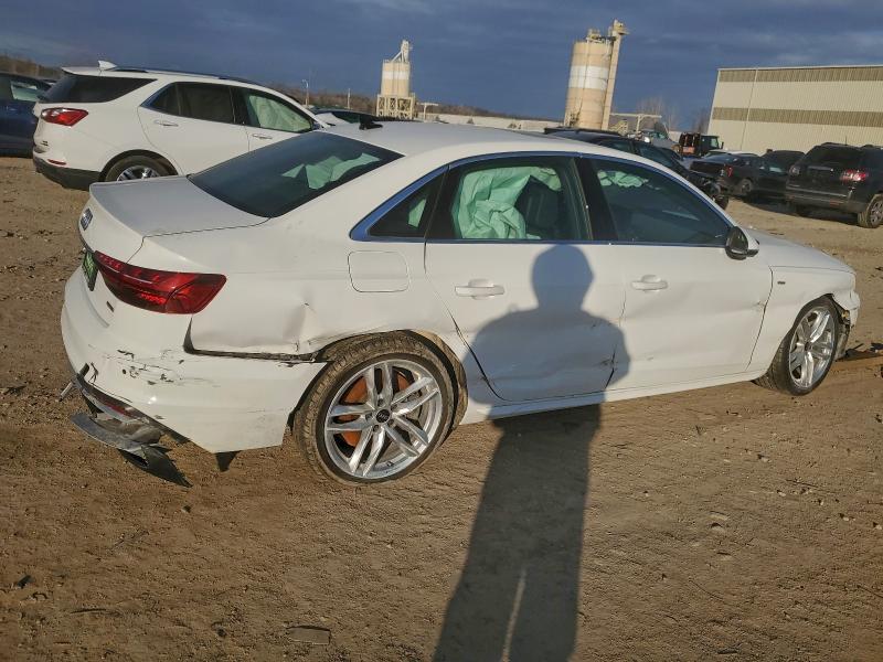 Фото 3 - AUDI A4