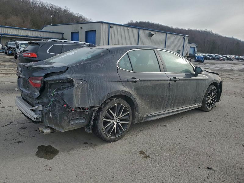 Фото 3 - TOYOTA CAMRY