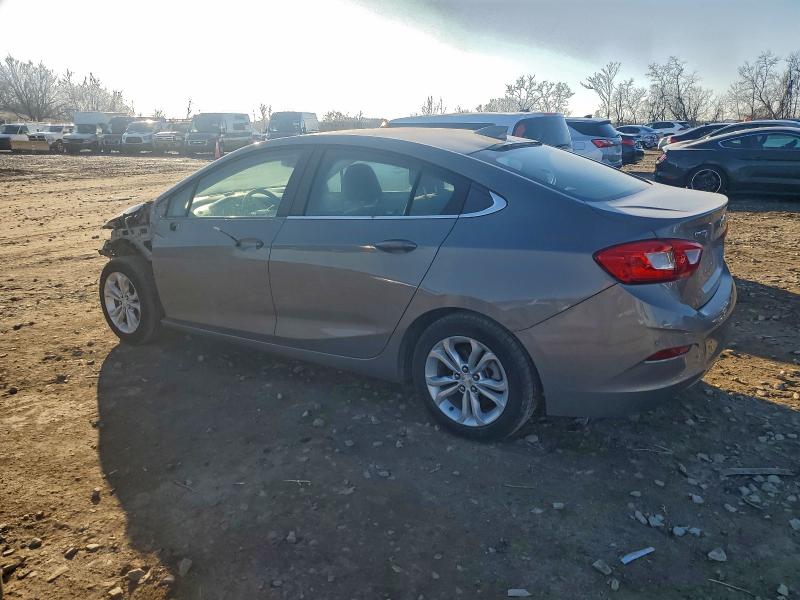 Фото 2 - CHEVROLET CRUZE