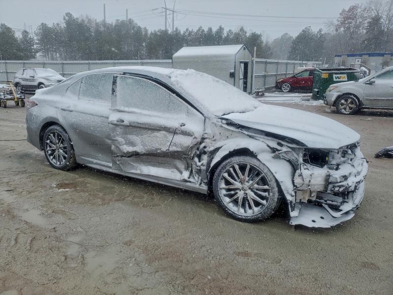 Фото 4 - TOYOTA CAMRY