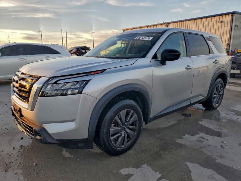 Фото 1 - NISSAN PATHFINDER