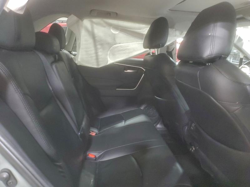 Фото 10 - TOYOTA RAV4