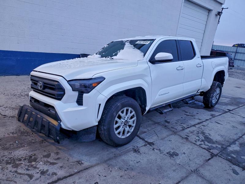 Фото 1 - TOYOTA TACOMA