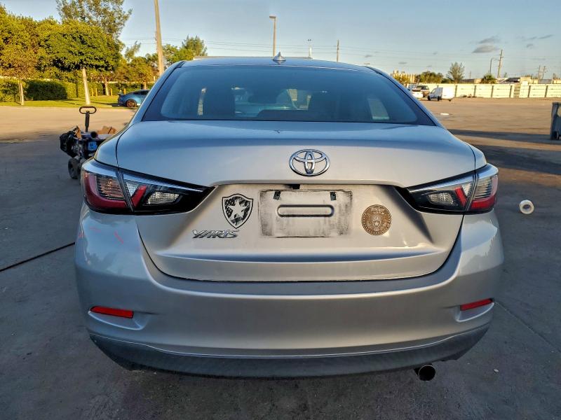 Фото 6 - TOYOTA YARIS