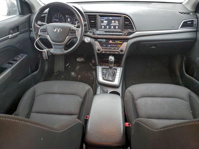 Фото 8 - HYUNDAI ELANTRA