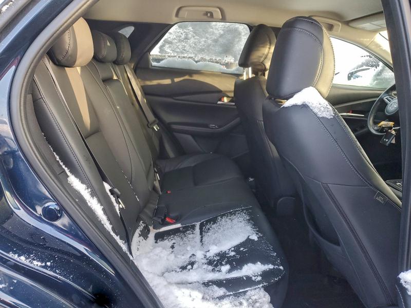 Фото 10 - MAZDA CX30