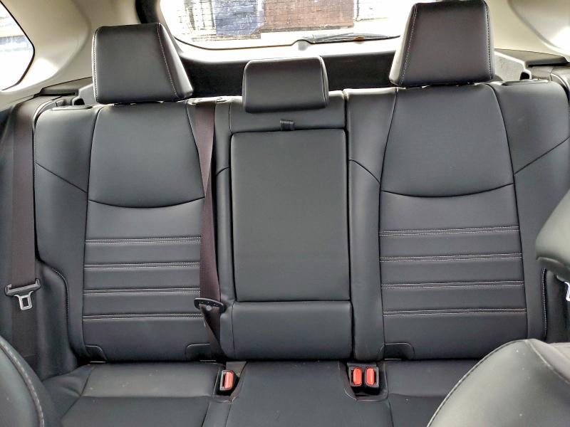 Фото 10 - TOYOTA RAV4