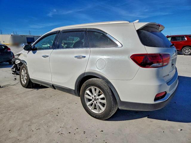 Фото 2 - KIA SORENTO