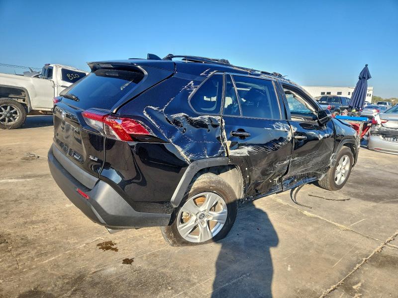 Фото 3 - TOYOTA RAV4