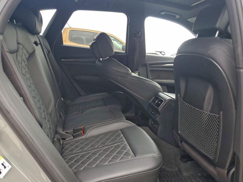 Фото 10 - AUDI SQ5