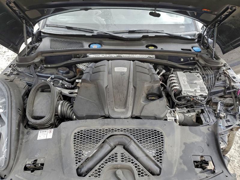 Фото 12 - PORSCHE MACAN