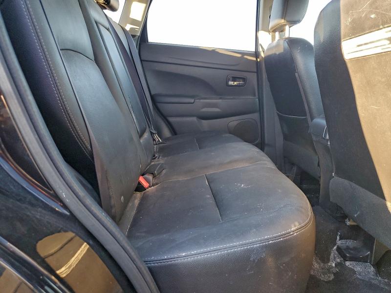 Фото 10 - MITSUBISHI OUTLANDER