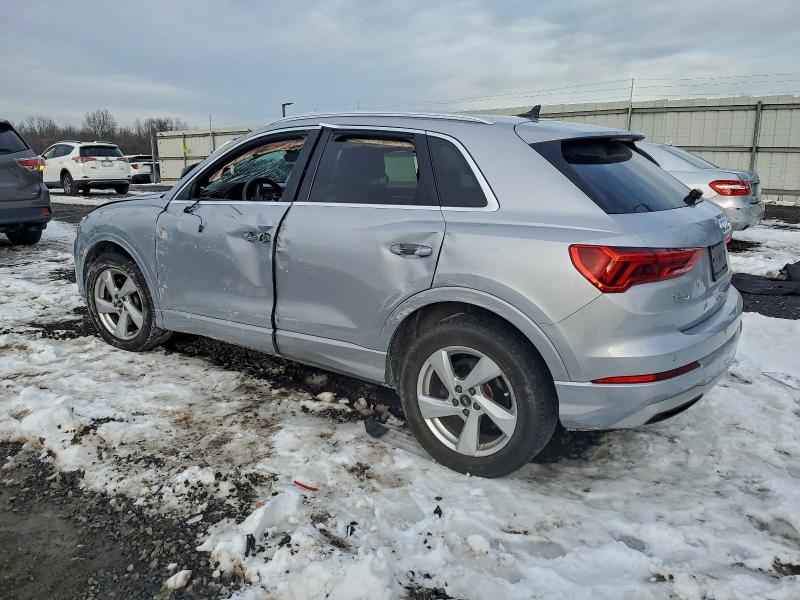 Фото 2 - AUDI Q3