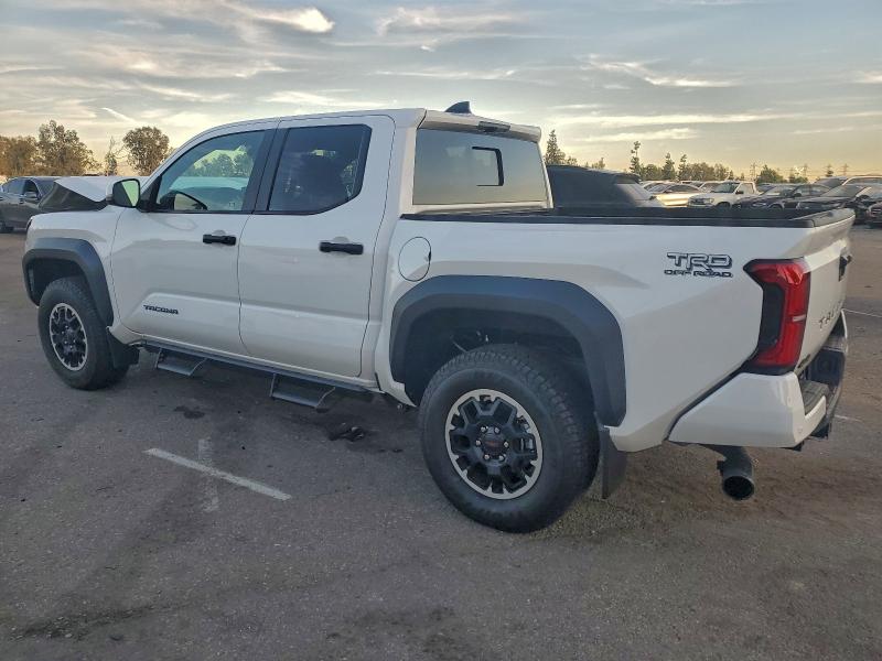 Фото 2 - TOYOTA TACOMA