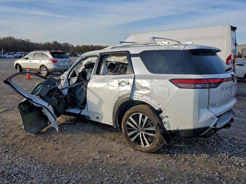 Фото 2 - NISSAN PATHFINDER