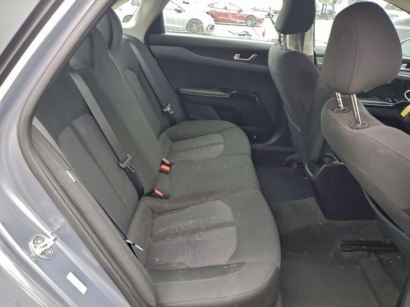 Фото 10 - KIA K5