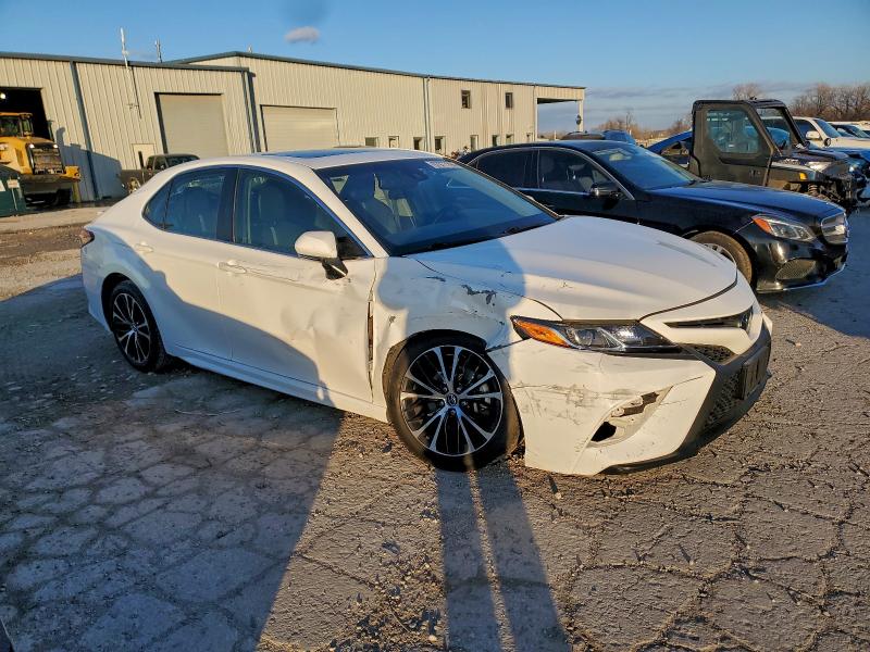 Фото 4 - TOYOTA CAMRY