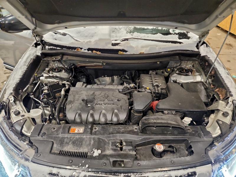 Фото 11 - MITSUBISHI OUTLANDER