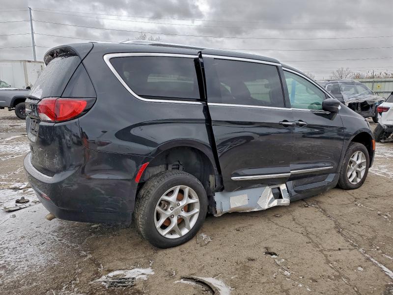 Фото 3 - CHRYSLER PACIFICA