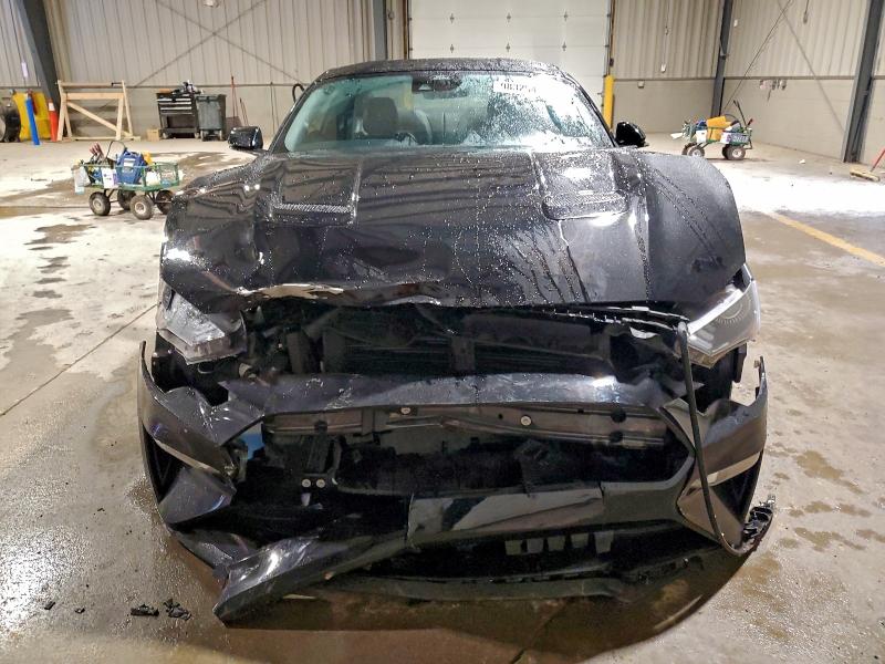 Фото 5 - FORD MUSTANG