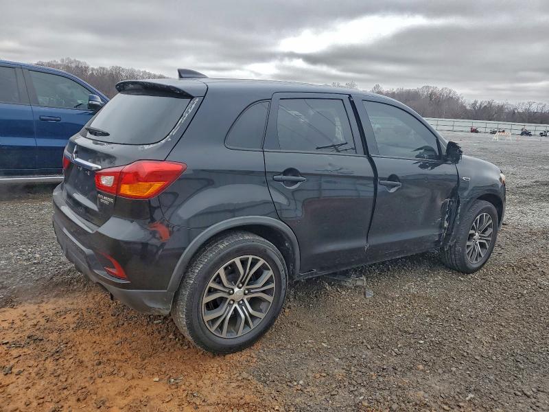 Фото 3 - MITSUBISHI OUTLANDER