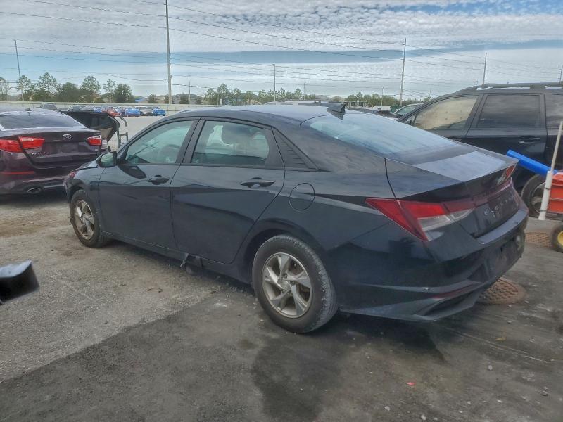 Фото 2 - HYUNDAI ELANTRA