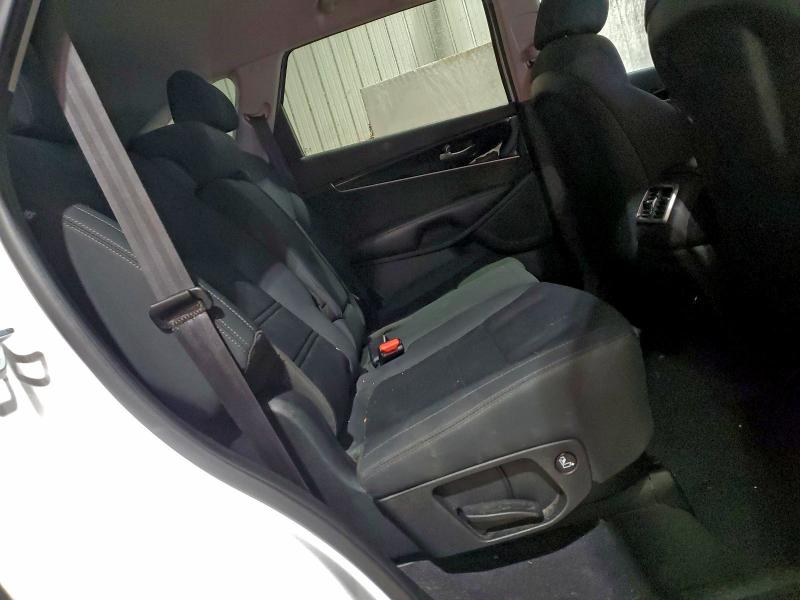 Фото 11 - KIA SORENTO