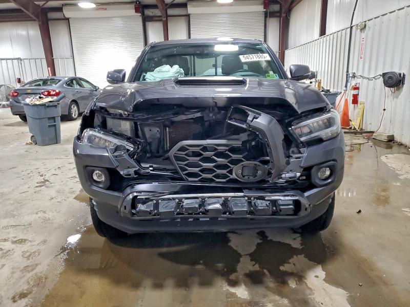 Фото 5 - TOYOTA TACOMA