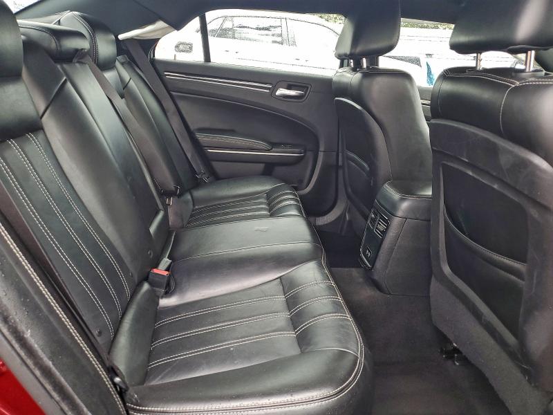 Фото 10 - CHRYSLER 300