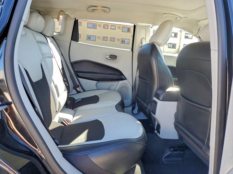 Фото 10 - JEEP COMPASS